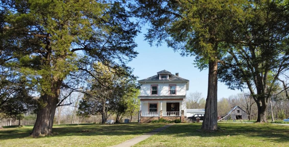 Sandbank Cottage brand and brochure design presentation